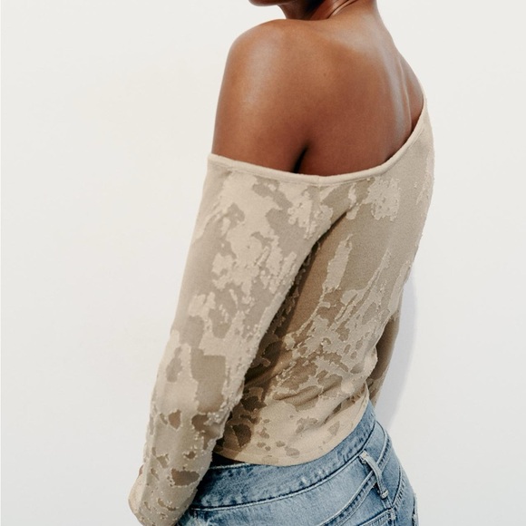 Zara Asymmetrical Knit Top - Picture 4 of 8